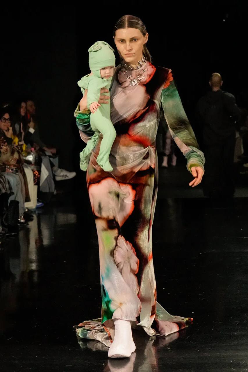 Khi phòng gym của phái đẹp được đưa lên sàn diễn thời trang - 4