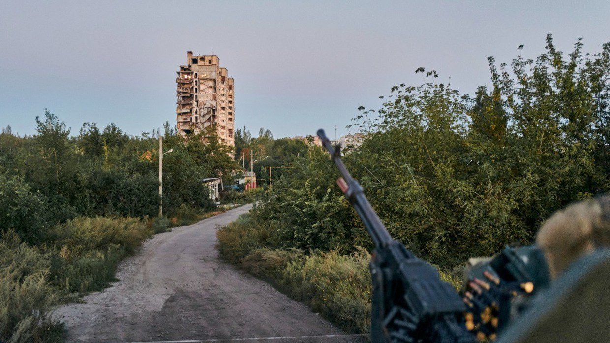 Binh sĩ Ukraine làm nhiệm vụ ở thị trấn Avdiivka vào tháng 8/2023.