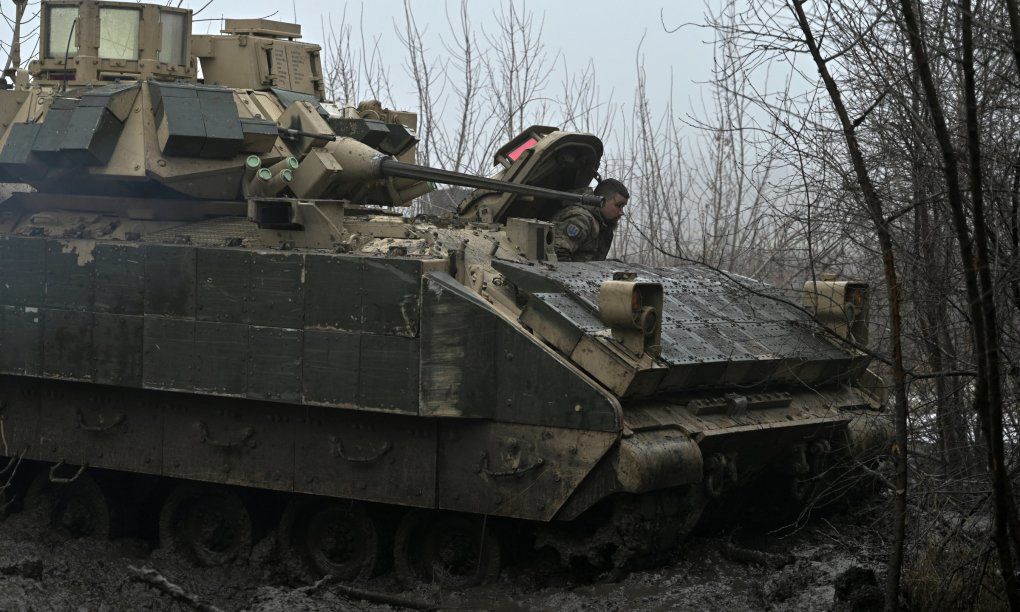 Thiết giáp của lực lượng Ukraine ở Avdiivka (ảnh: Reuters)