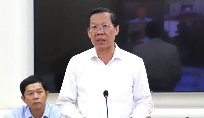 Chủ tịch UBND TP HCM Phan Văn Mãi, tại hội nghị ngày 16/2. Ảnh: Lê Tuyết