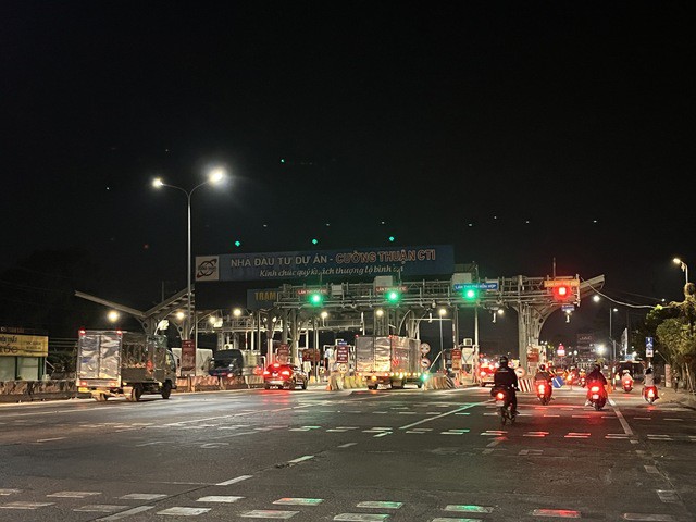 CSGT tạm thời đóng một đoạn đường cao tốc Phan Thiết-Dầu Giây - 5