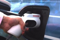 Tin tức ô tô - Honda CR-V FCEV có thể chạy bằng hydro hoặc điện