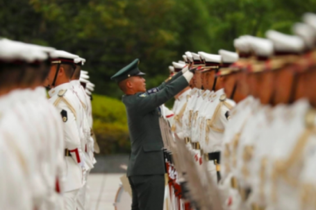 Thiếu người nghiêm trọng, Nhật Bản cho phép binh lính để tóc dài