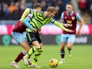 Bóng đá - Video bóng đá Burnley - Arsenal: &quot;Cơn mưa&quot; bàn thắng, ác mộng ở Turf Moor (Ngoại hạng Anh)