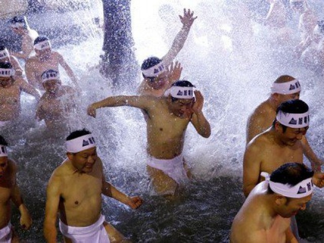 Thế giới - Nhật Bản: Lễ hội đàn ông khỏa thân bị xóa sổ