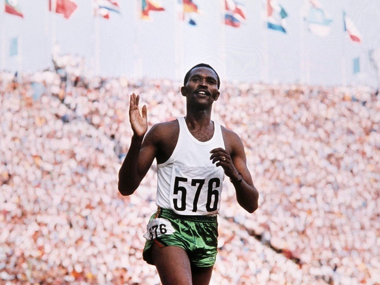 Kip Keino, người đầu tiên giành huy chương Vàng Olympic môn điền kinh của Kenya. (Ảnh: Getty Images)