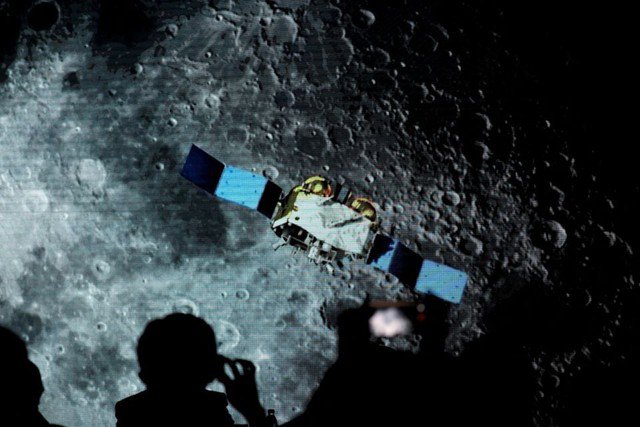 Ảnh chụp từ Sứ mệnh Hằng Nga 5 thuộc chương trình khám phá mặt trăng của Trung Quốc. Ảnh: Reuters