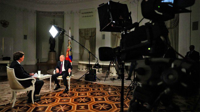 Nhà báo Carlson tới Matxcơva phỏng vấn Tổng thống Nga Vladimir Putin hôm 6-2 và công bố nội dung ngày 8-2