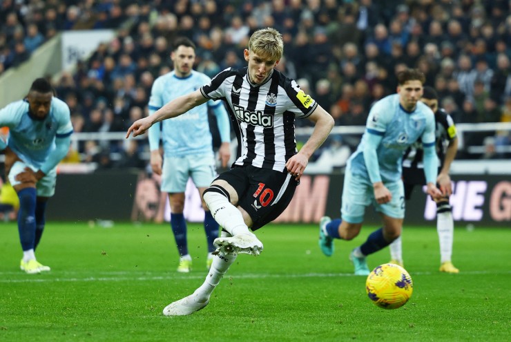 Newcastle cùng Bournemouth rượt đuổi tỷ số hấp dẫn