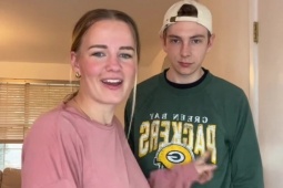 Bạn trẻ - Cuộc sống - Vợ trẻ khoe chồng, dân mạng cứ tưởng hai mẹ con