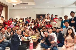 Bạn trẻ - Cuộc sống - Gia đình 200 thành viên ở Hà Nội, ngày Tết "con đàn cháu đống" tập trung kín nhà