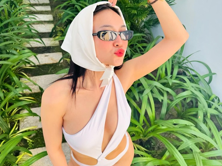 Mới đây, Ninh Dương Lan Ngọc gây chú ý trên MXH với loạt ảnh du lịch đầu năm.
