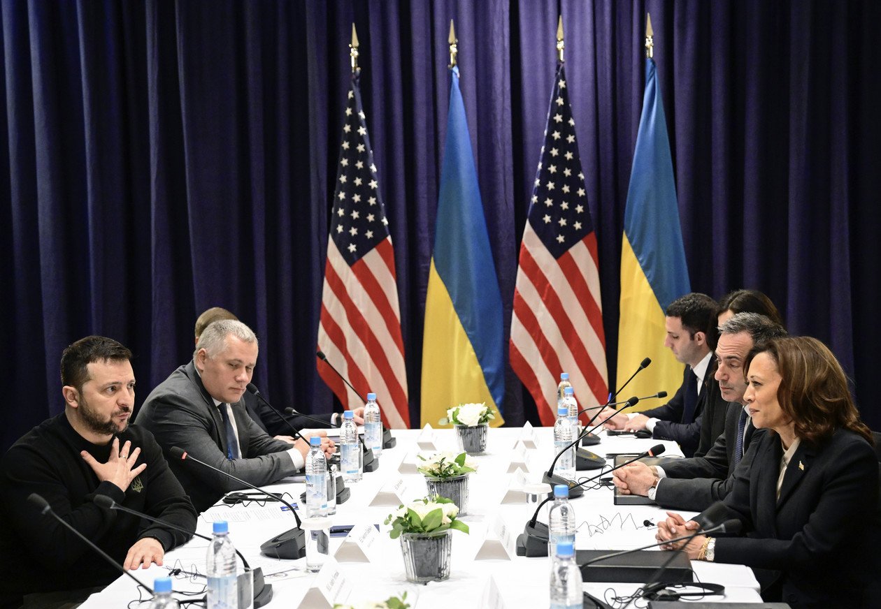 Tổng thống Ukraine Volodymyr Zelensky hội đàm với Phó Tổng thống Mỹ Kamala Harris tại Munich, Đức, vào tuần trước.