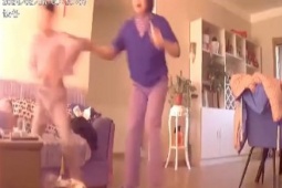 Pin xe máy bất ngờ phát nổ như bom