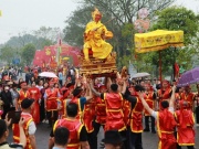 Tin tức trong ngày - Rước “Vua, Chúa sống” náo nhiệt cả một vùng quê ngoại thành Hà Nội