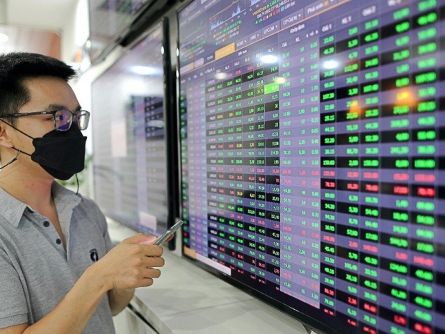 Kinh doanh - Lãi suất thấp kỷ lục sẽ giúp chứng khoán nhảy vọt trong năm 2024?