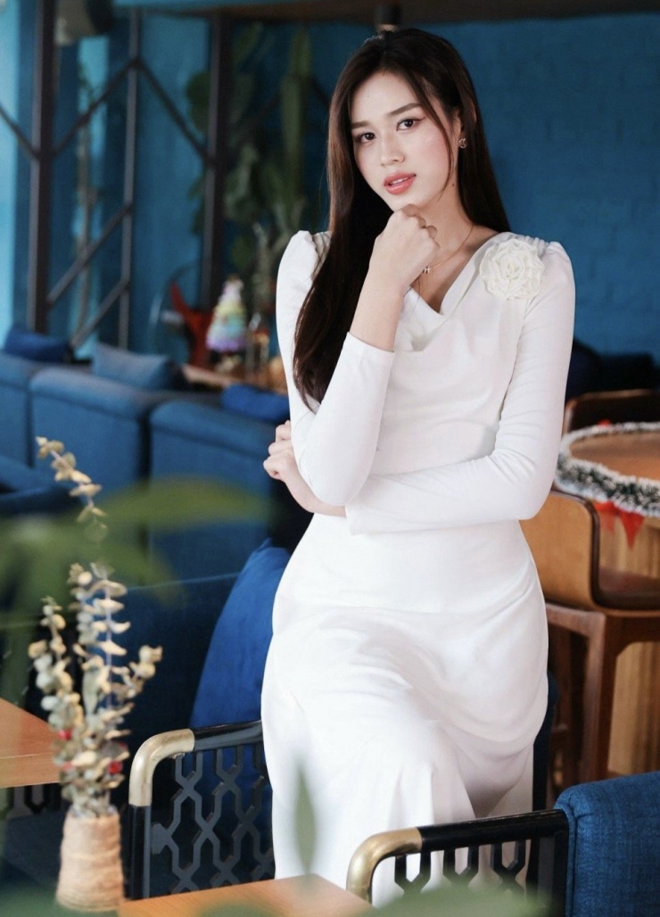 Theo Hoa hậu Đỗ Thị Hà, cô đã tốt nghiệp và đang ở độ tuổi có thể hẹn hò. Hơn nữa, ai cũng mong muốn có tình yêu trong cuộc đời mình và cô không ngoại lệ.