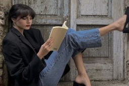 Thời trang - 2 cách "cứu" chiếc quần jean quá rộng