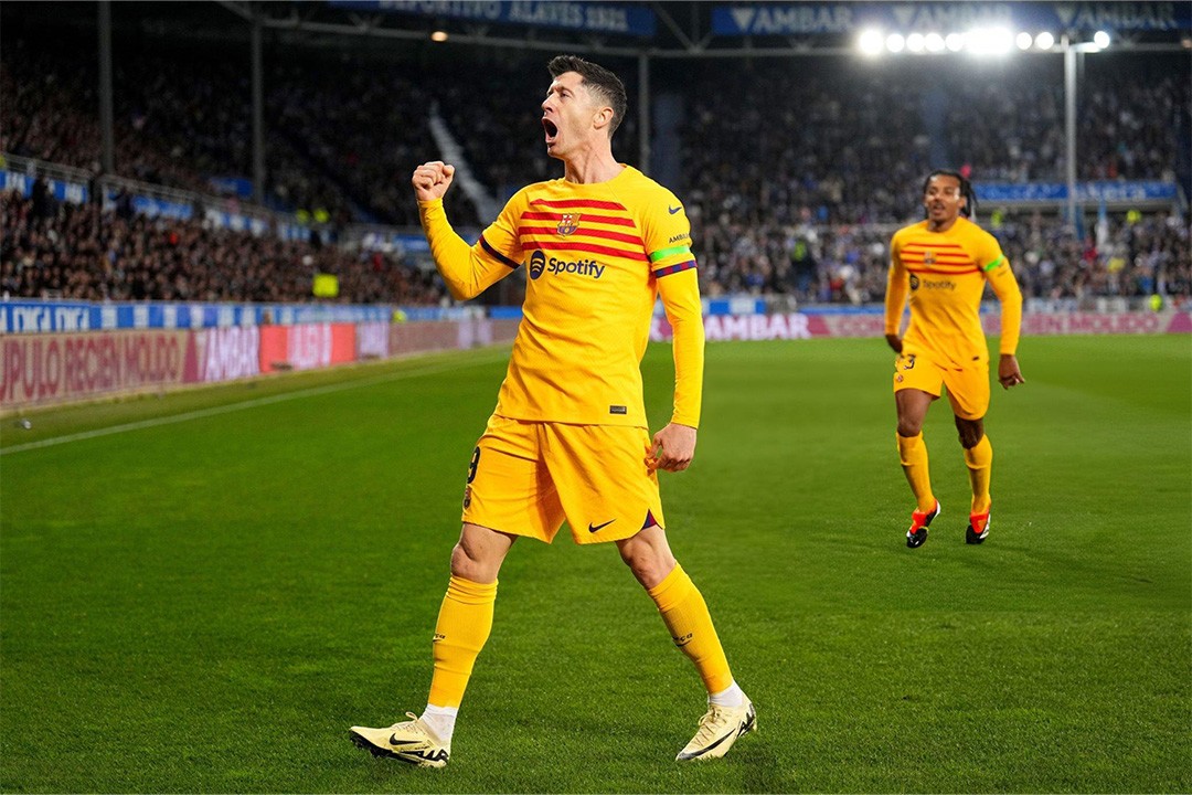 Lewandowski vừa lập cú đúp giúp Barca vượt qua Celta Vigo ở trận gần nhất.