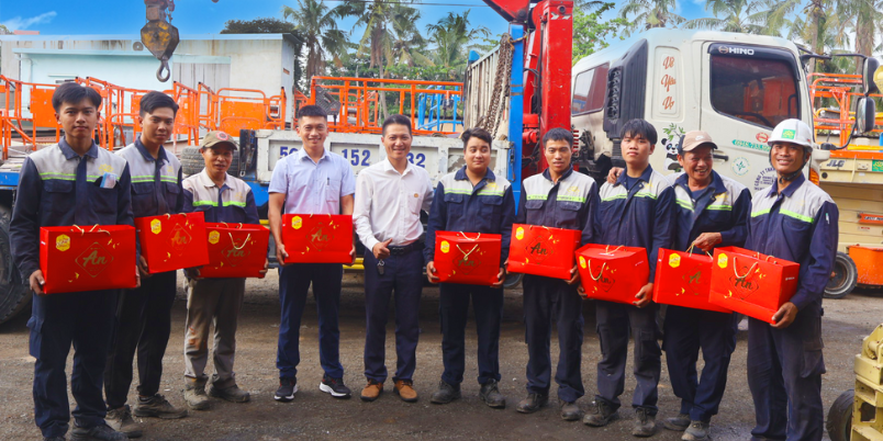 Tiến Phát - Giải pháp thuê xe nâng người thay thế giàn giáo, thang dây - 2