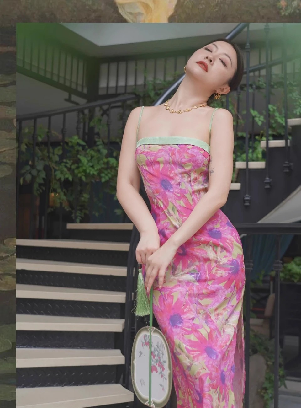 "Người đàn bà đẹp nhất Philippines" tròn trịa vẫn quyến rũ vô ngần với váy lụa 2 dây - 6