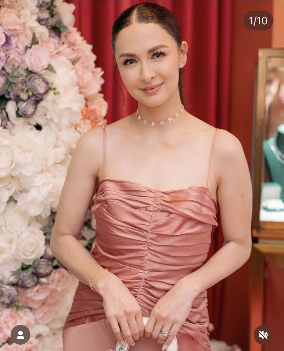 "Người đàn bà đẹp nhất Philippines" tròn trịa vẫn quyến rũ vô ngần với váy lụa 2 dây - 4