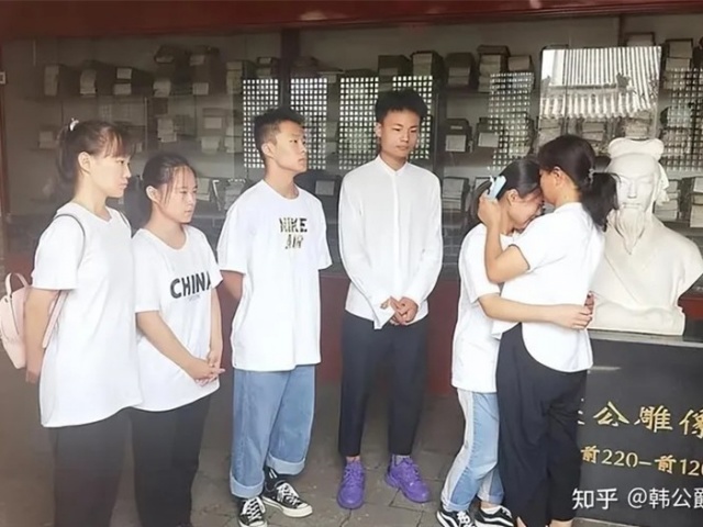 Bạn trẻ - Cuộc sống - Hạnh phúc của người mẹ sinh 5