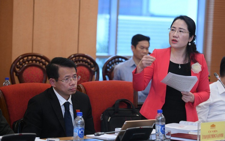 Phó Chủ nhiệm Ủy ban Tư pháp Nguyễn Thị Thuỷ nhất trí với việc bổ sung thêm ba đối tượng cảnh vệ. Ảnh: QH