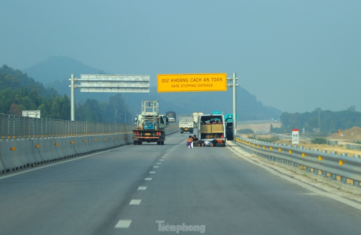 Bí bách khi đi trên cao tốc Nghi Sơn - Diễn Châu - 13