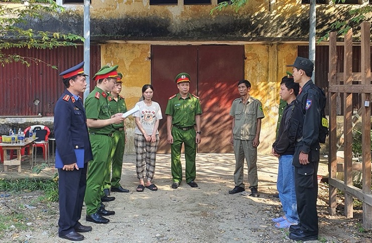 "Phù phép" kính chắn gió ôtô của Trung Quốc thành kính của Toyota, Mercedes... - 3