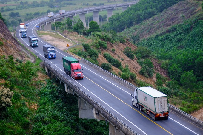Cao tốc La Sơn - Túy Loan nối TP Đà Nẵng và tỉnh Thừa Thiên Huế, tháng 1/2023. Ảnh: Nguyễn Đông