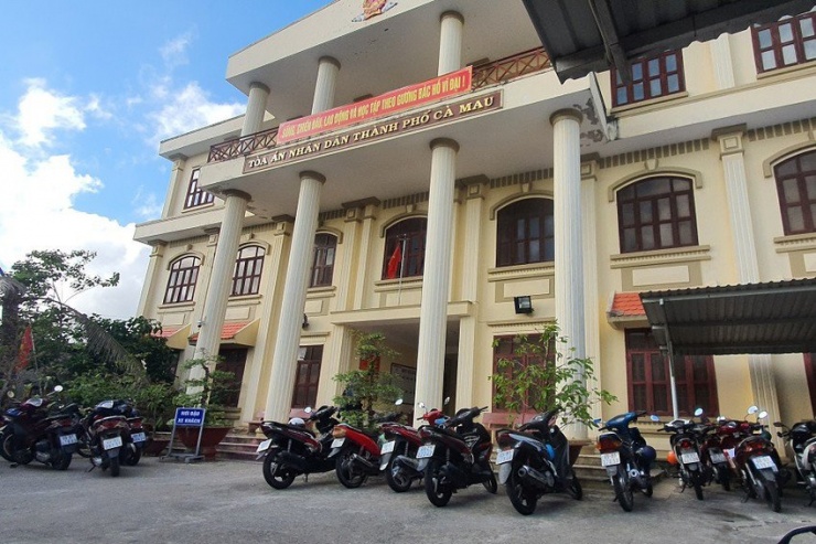 TAND TP Cà Mau xét xử vụ án Cựu chủ tịch tỉnh Cà Mau đòi lại căn nhà. Ảnh: Trần Vũ (NLĐ)