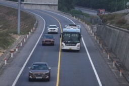 Tin tức trong ngày - Nên tổ chức giao thông thế nào trên cao tốc Cam Lộ - La Sơn?