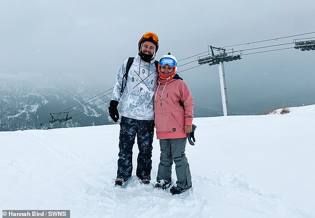 Họ lao vào những trải nghiệm và không thay đổi lối sống của mình để có con (ảnh trượt tuyết ở Meribel, Pháp) 