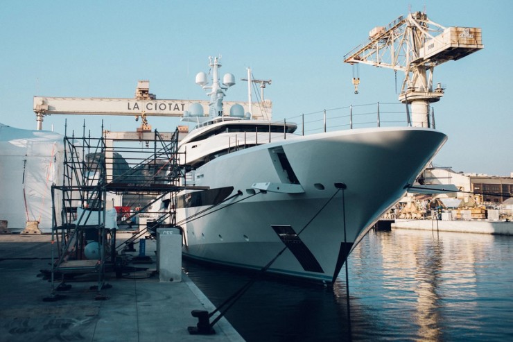 Du thuyền của tỉ phú Nga Igor Sechin bị phong tỏa ở cảng La Ciotat (Pháp) vào tháng 3-2022. Ảnh: AP