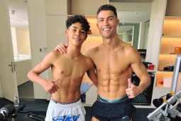 Đàn ông - Cậu cả nhà Cristiano Ronaldo lớn phổng phao, đúng chuẩn &quot;hổ phụ sinh hổ tử&quot;