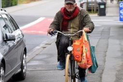 Thế giới - Triệu phú "tằn tiện" nhất thế giới, sống bằng thức ăn tìm trong thùng rác