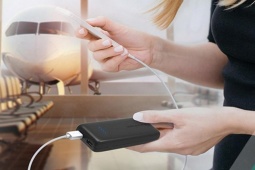 Thời trang Hi-tech - Tại sao sạc dự phòng có thể mang lên máy bay nhưng không thể sử dụng?