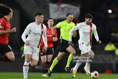 Kết quả bóng đá Rennes - AC Milan: Hat-trick đỉnh cao, thua đau vẫn đi tiếp (Europa League)