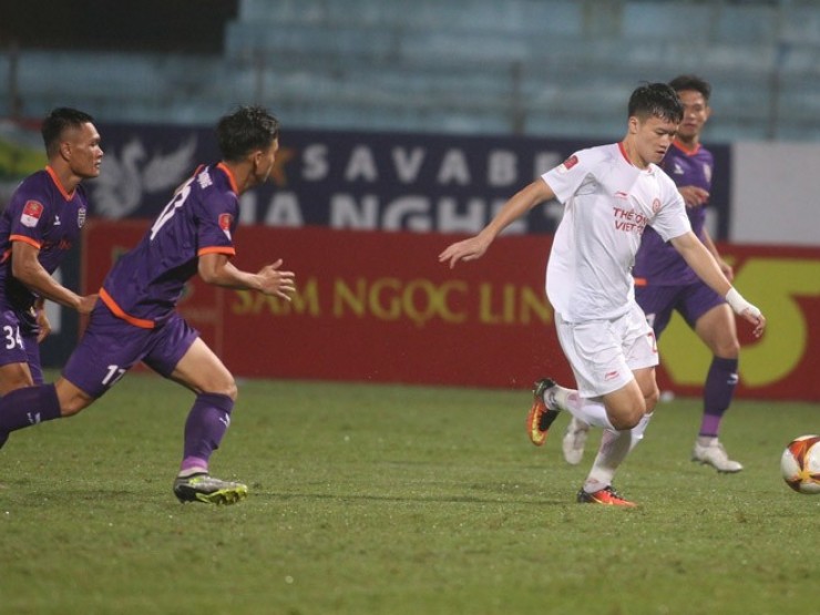 Trực tiếp bóng đá Thể Công Viettel - Bình Dương: Bỏ lỡ cơ hội gỡ hòa đáng tiếc (V-League) (Hết giờ)