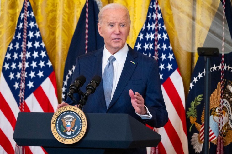 Tổng thống Mỹ Joe Biden nhấn mạnh rằng việc Mỹ trừng phạt Nga nhằm buộc Moscow chịu trách nhiệm cho cuộc chiến ở Ukraine và cái chết của ông Navalny. Ảnh: AFP