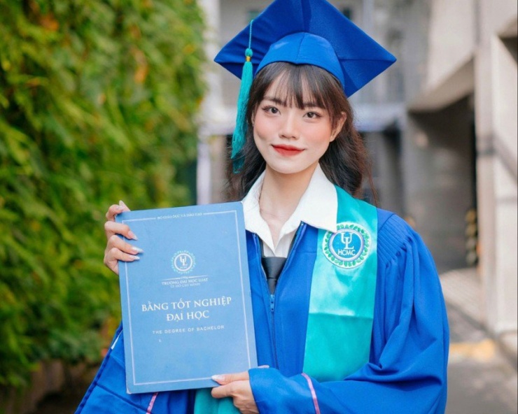 Phạm Thị Ngọc Hà (sinh năm 2001) tốt nghiệp cử nhân Luật, không chọn con đường lập nghiệp theo chuyên ngành đã học. Thay vào đó Ngọc Hà tình nguyện viết đơn nhập ngũ. Ảnh: NVCC