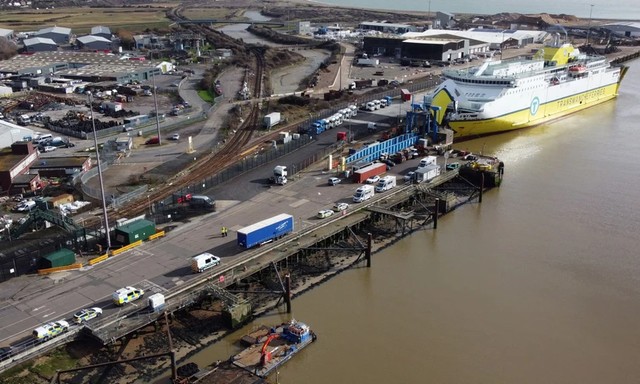 Cảng East Sussex, nơi nhà chức Anh phát hiện 7 người nhập cư trong xe tải (Ảnh minh họa). Nguồn: PA