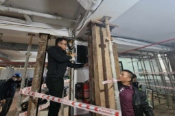 Chung cư mini ở quận Thanh Xuân nứt cột bê tông, gần 60 hộ dân di dời khẩn cấp