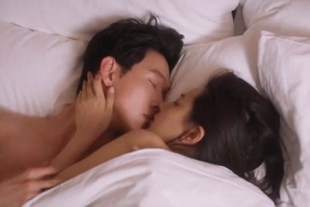 "Cảnh nóng" trên phim của Song Luân, Minh Trang gây nhiều tranh cãi