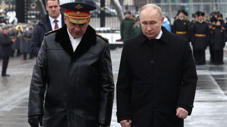 Tổng thống Nga Vladimir Putin và Bộ trưởng Quốc phòng Nga Sergei Shoigu. Ảnh: Al Jazeera