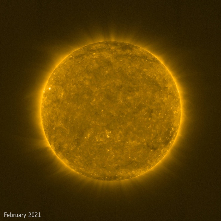 Ảnh sốc từ NASA/ESA: Mặt Trời biến dạng kinh khủng 2 năm qua - 1