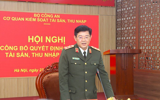 Trung tướng Trần Đức Tuấn, Chánh thanh tra Bộ Công an chủ trì buổi công bố thanh tra 8 trưởng phòng. Ảnh: Bộ Công an