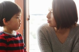 Một thói quen xấu của cha mẹ liên quan mật thiết đến cuộc sống khó khăn, túng quẫn của con sau này?