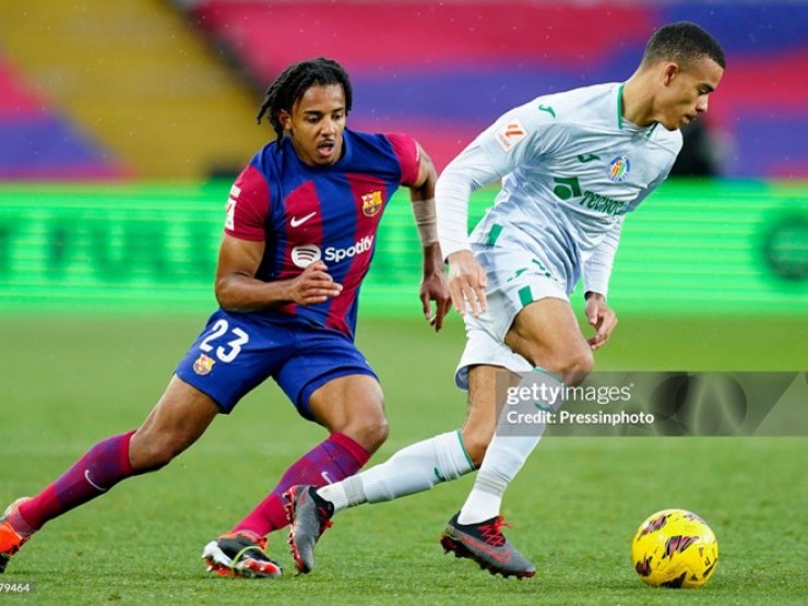 Greenwood “chào hàng” thất bại trước Barca, khó mơ giật chỗ sao Brazil